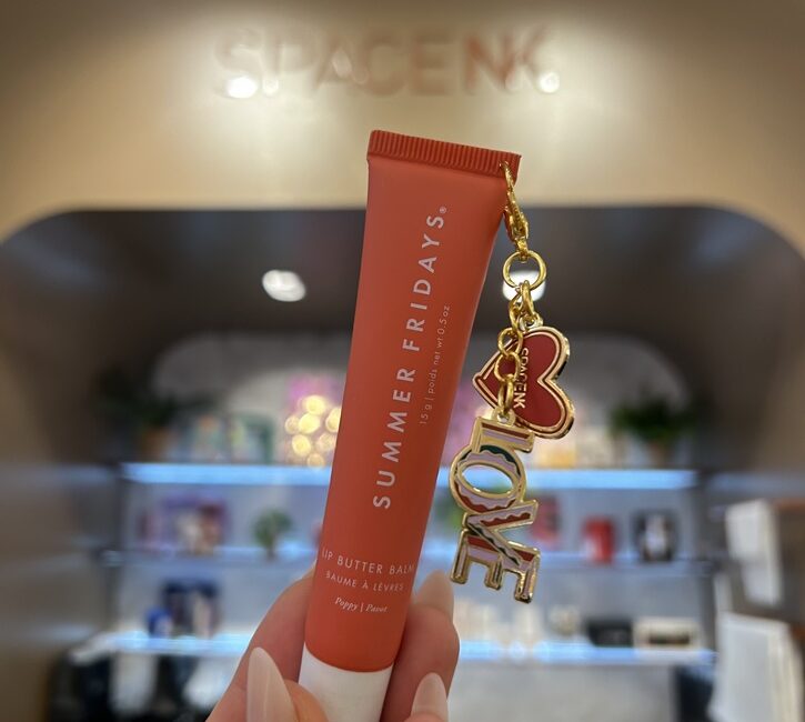 Lipgloss with charm